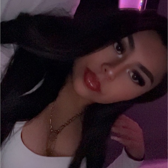 Meet your Posher, Yuck💕 - Picture 1 of 1